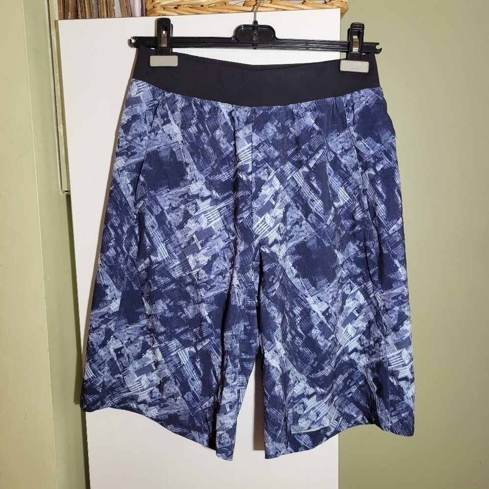 ❤️ 3 for $35 LULULEMON surge city skyscraper print board shorts drawstring small
